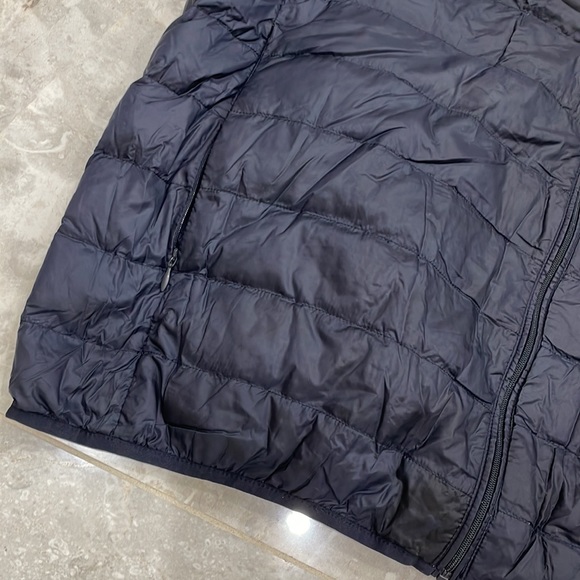 Men’s Uniqlo Vest - Size 3XL - Picture 2 of 4